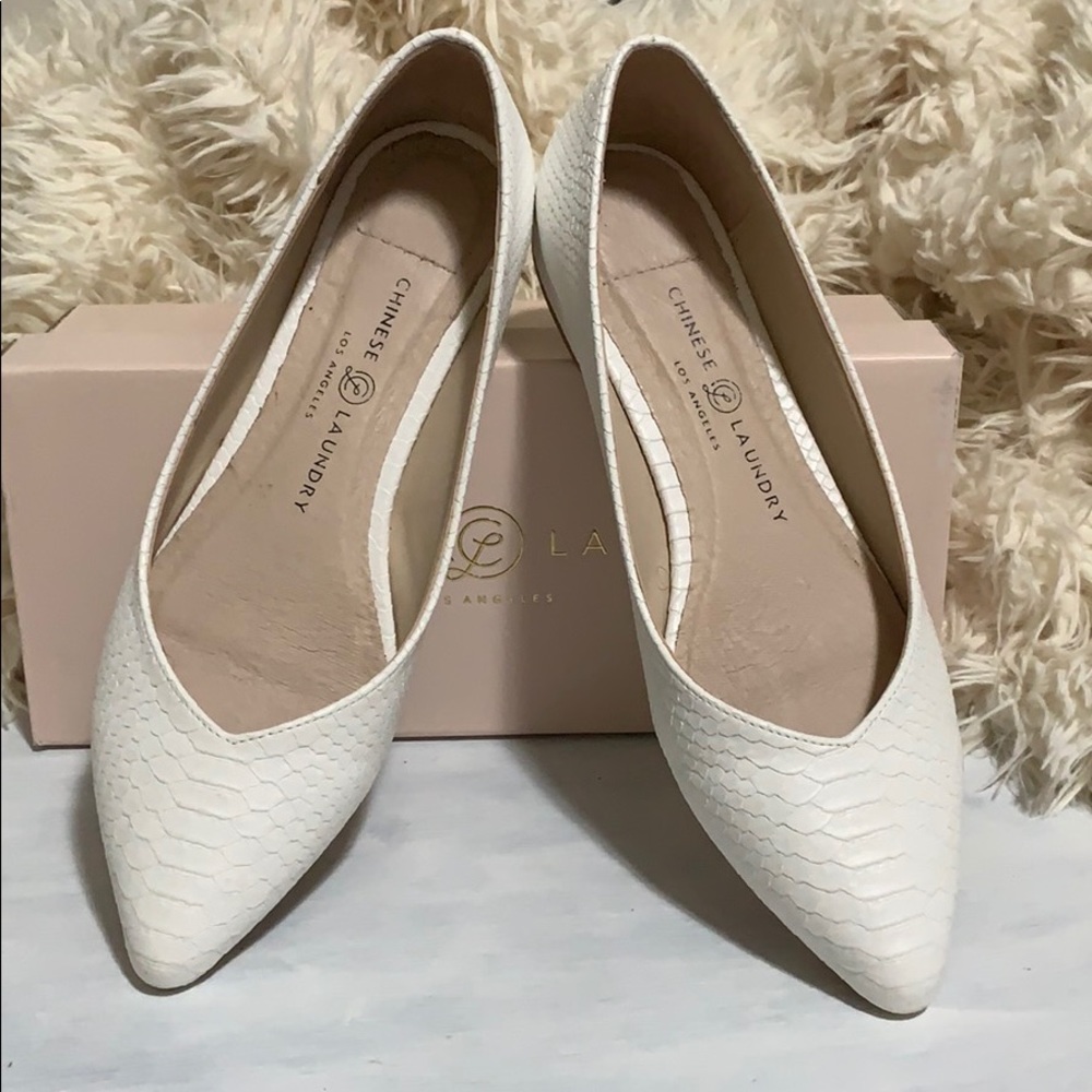 Chinese Laundry white snake flats